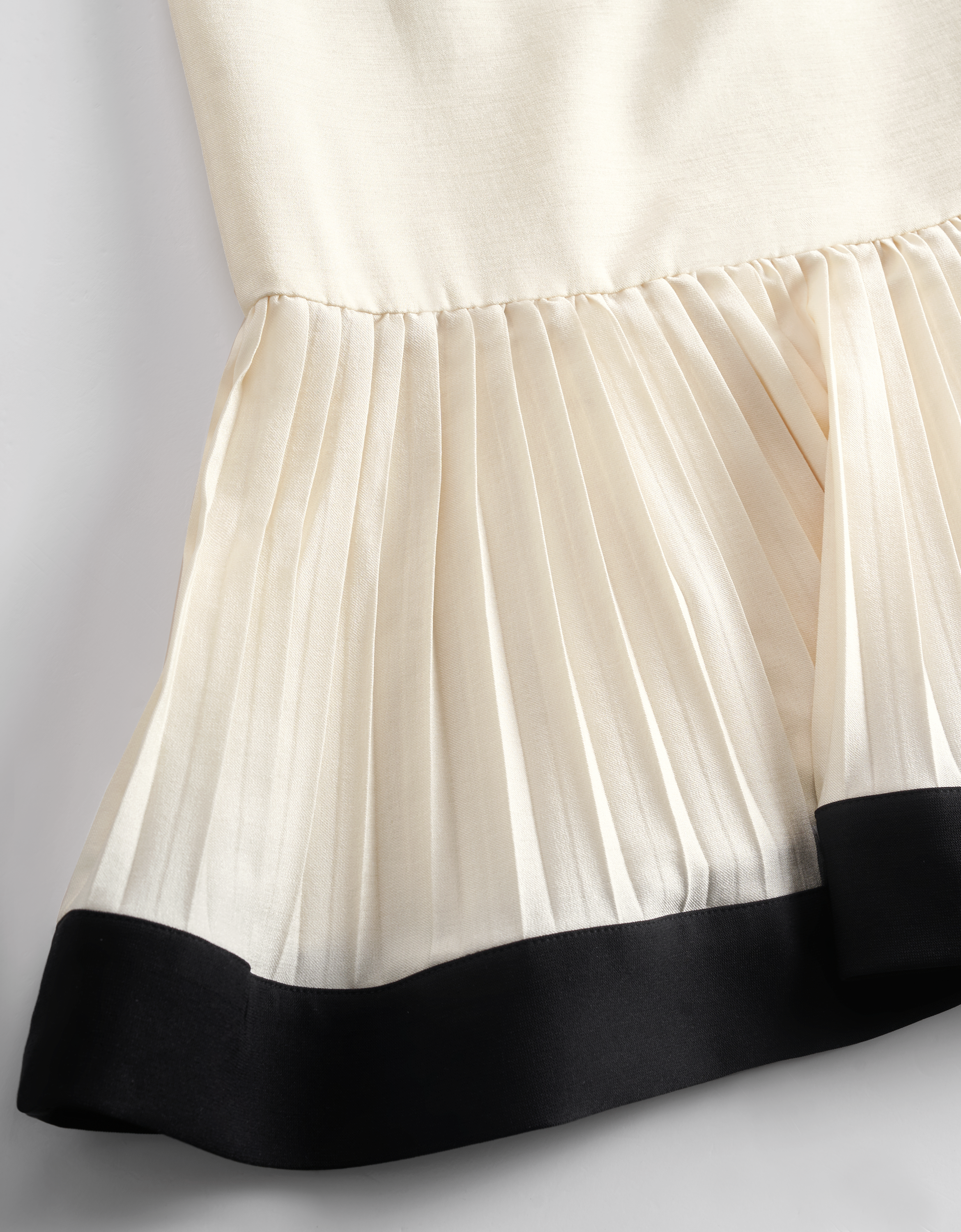 apricot & black(a26020)
