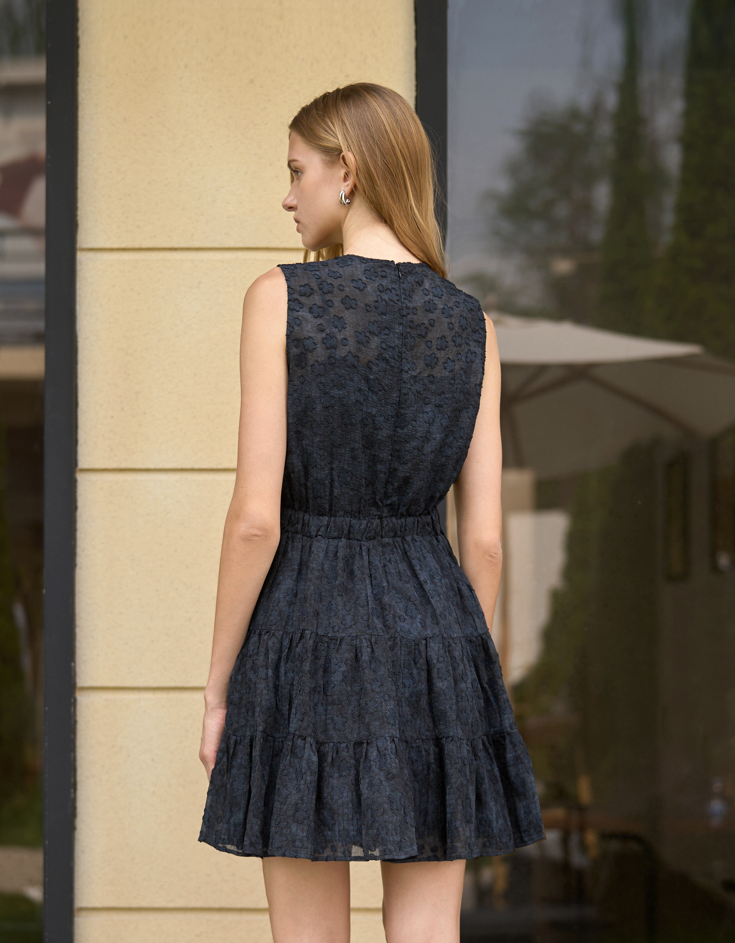 dark blue