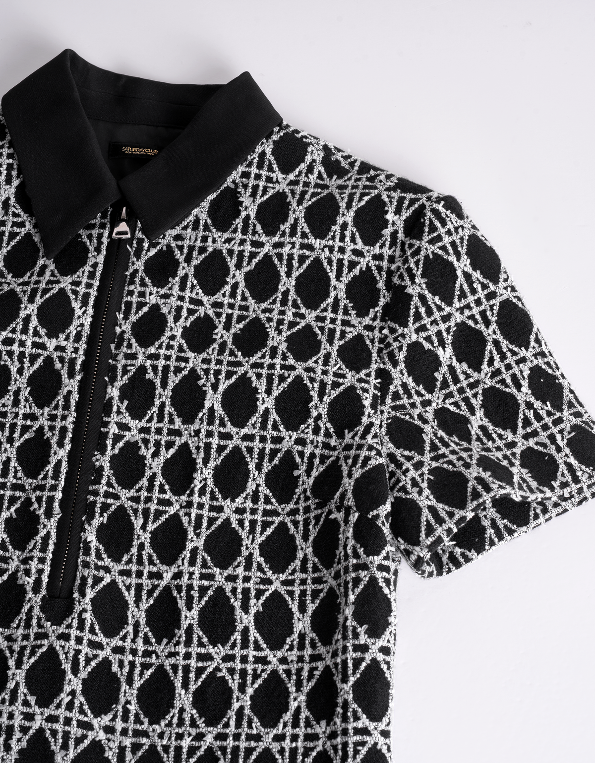 black & white(a27932)