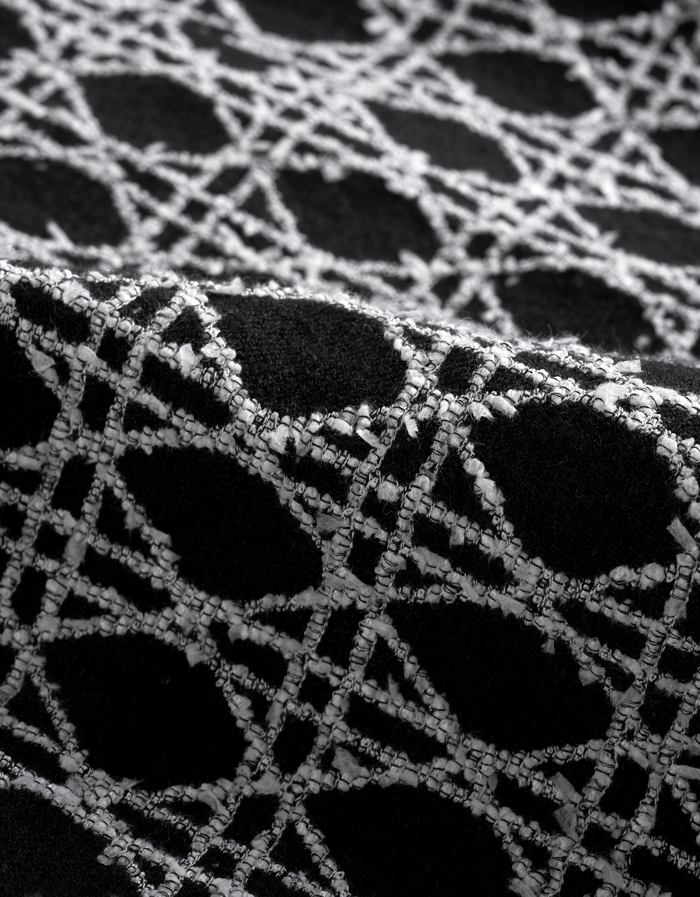 black & white(a27932)