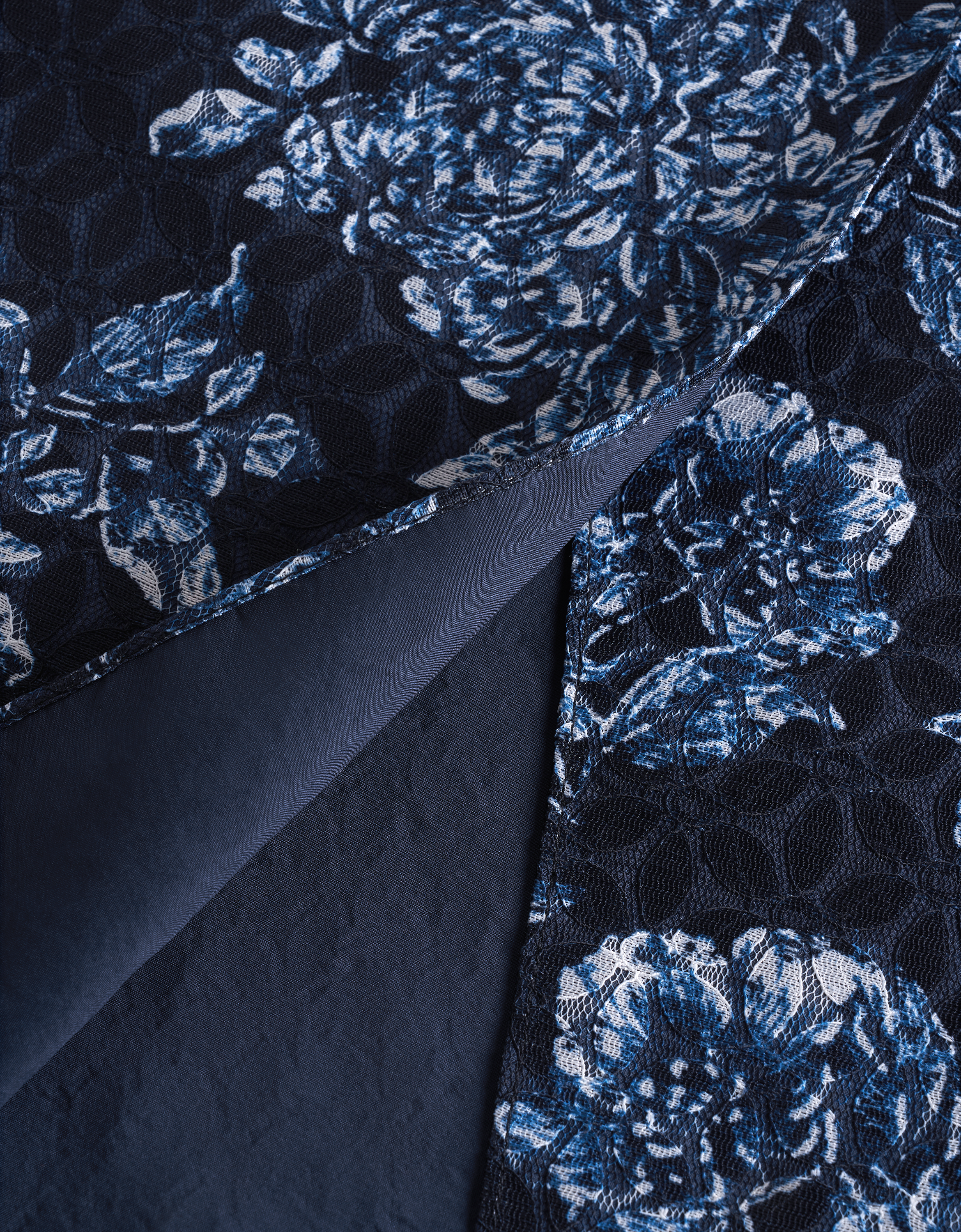 off white & dark blue(a28469)