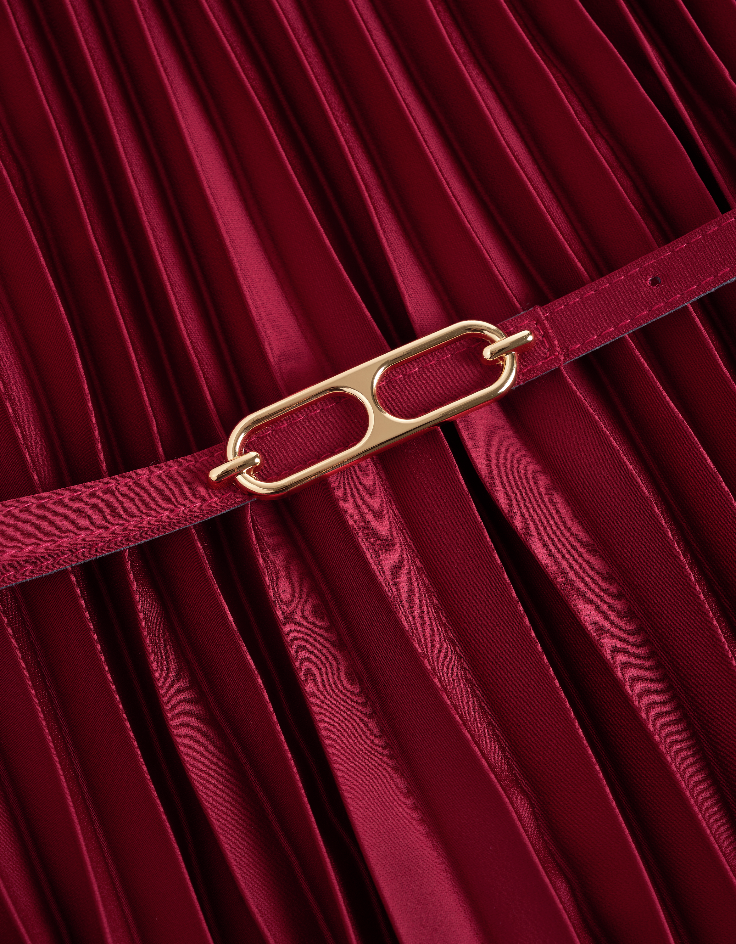 Round Neck Sleeveless Pleated Dress