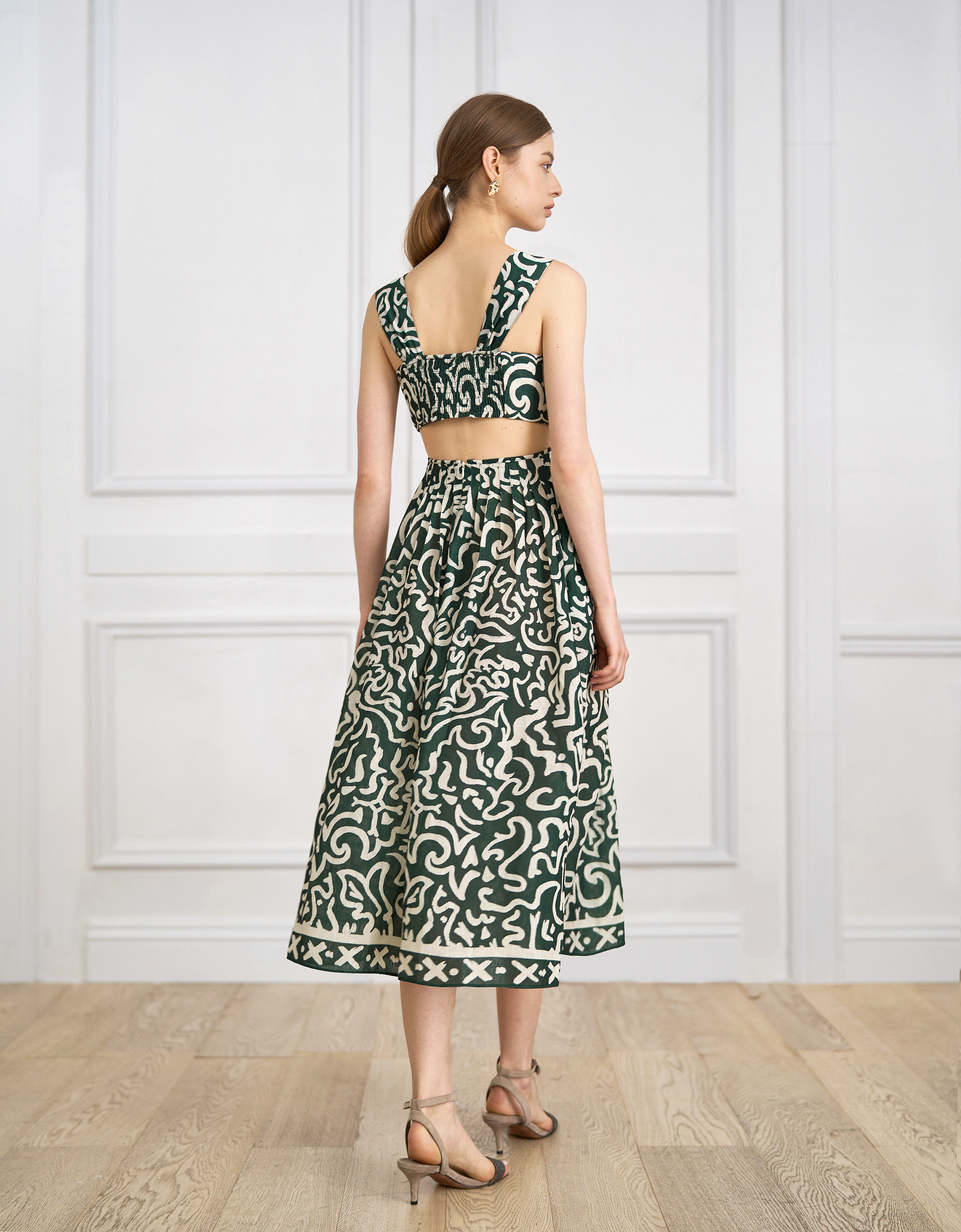 dark green