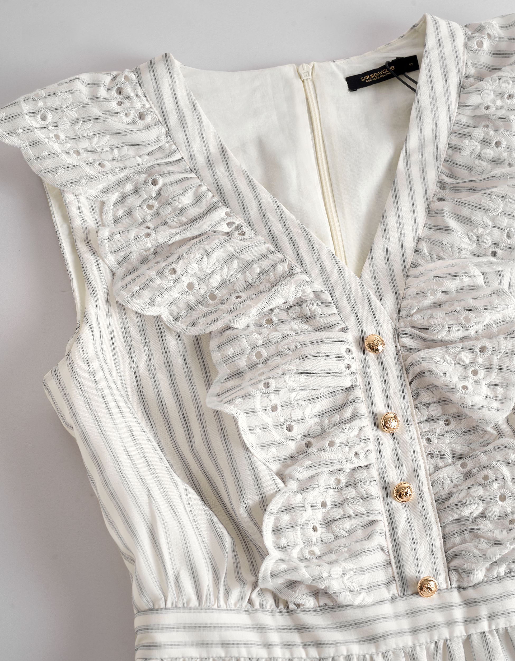 white & grey(a30677)
