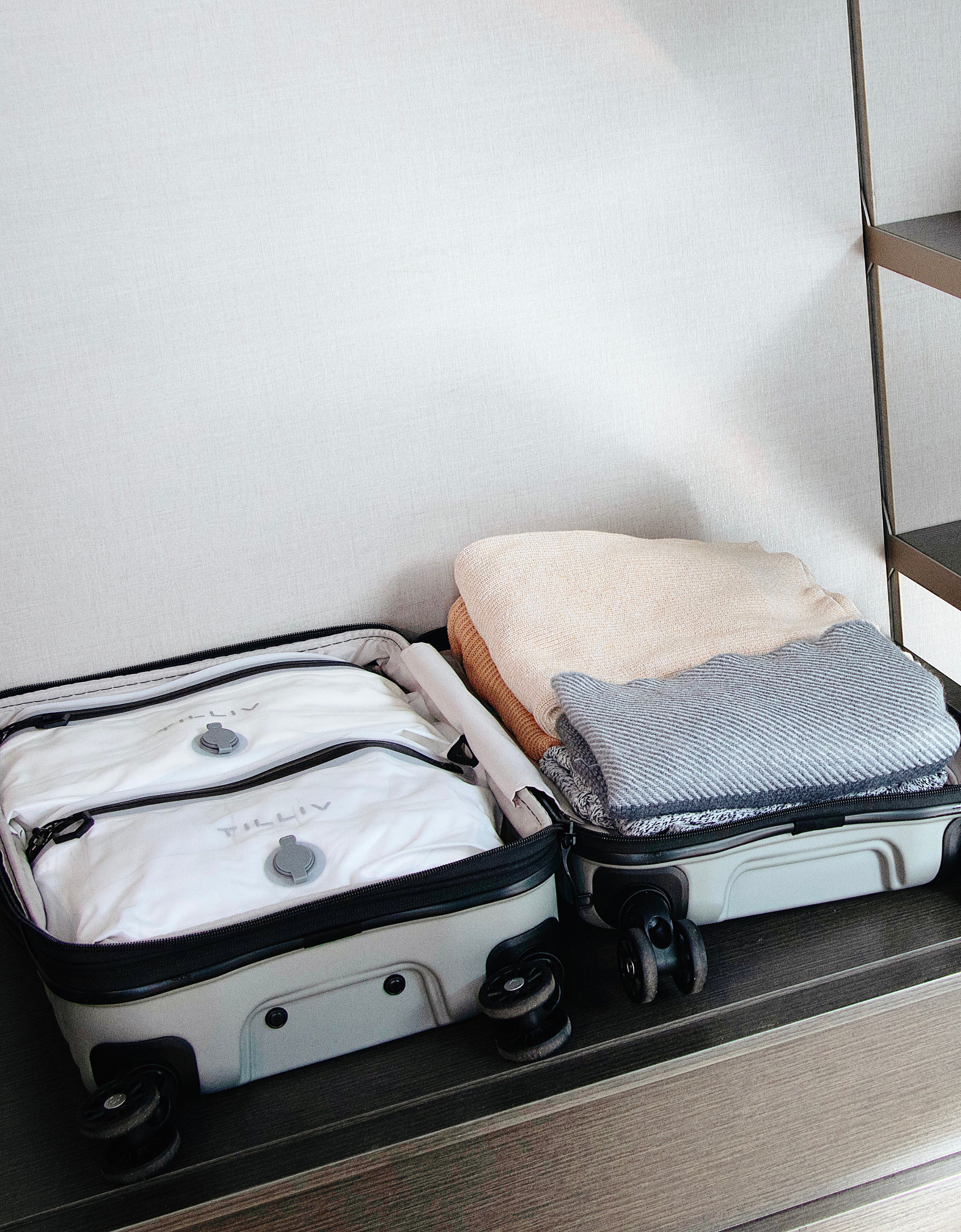 TILLIV Compak Small (Purchase with Purchase at only HKD179.40)